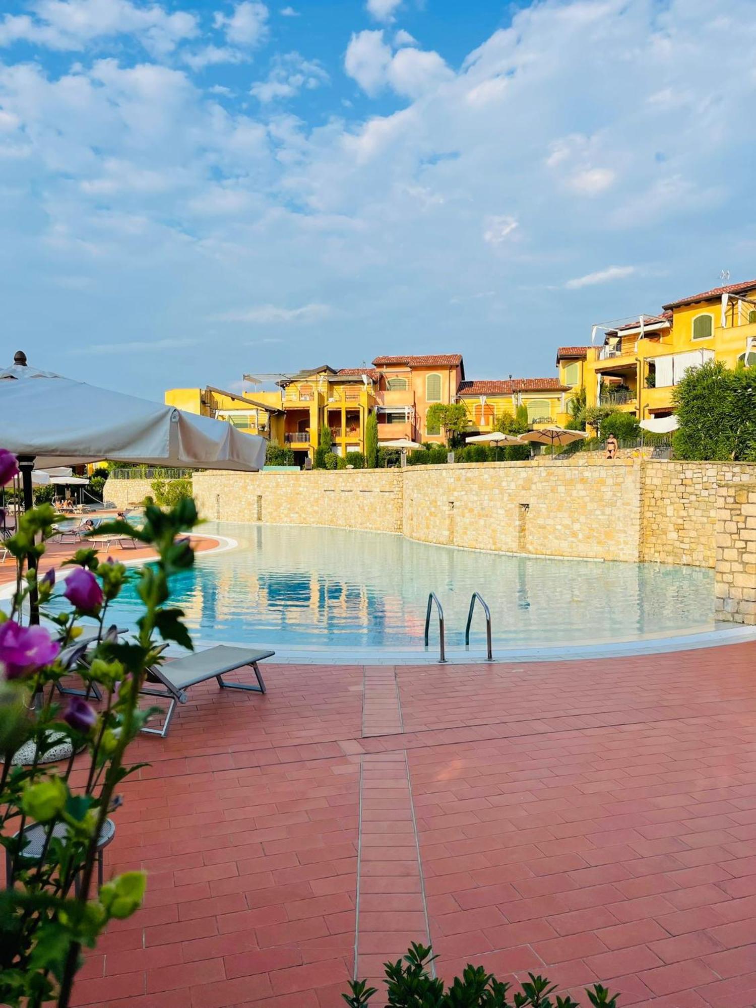 Апартаменты Borgo Del Torchio - Gardagate Манерба-дель-Гарда Экстерьер фото